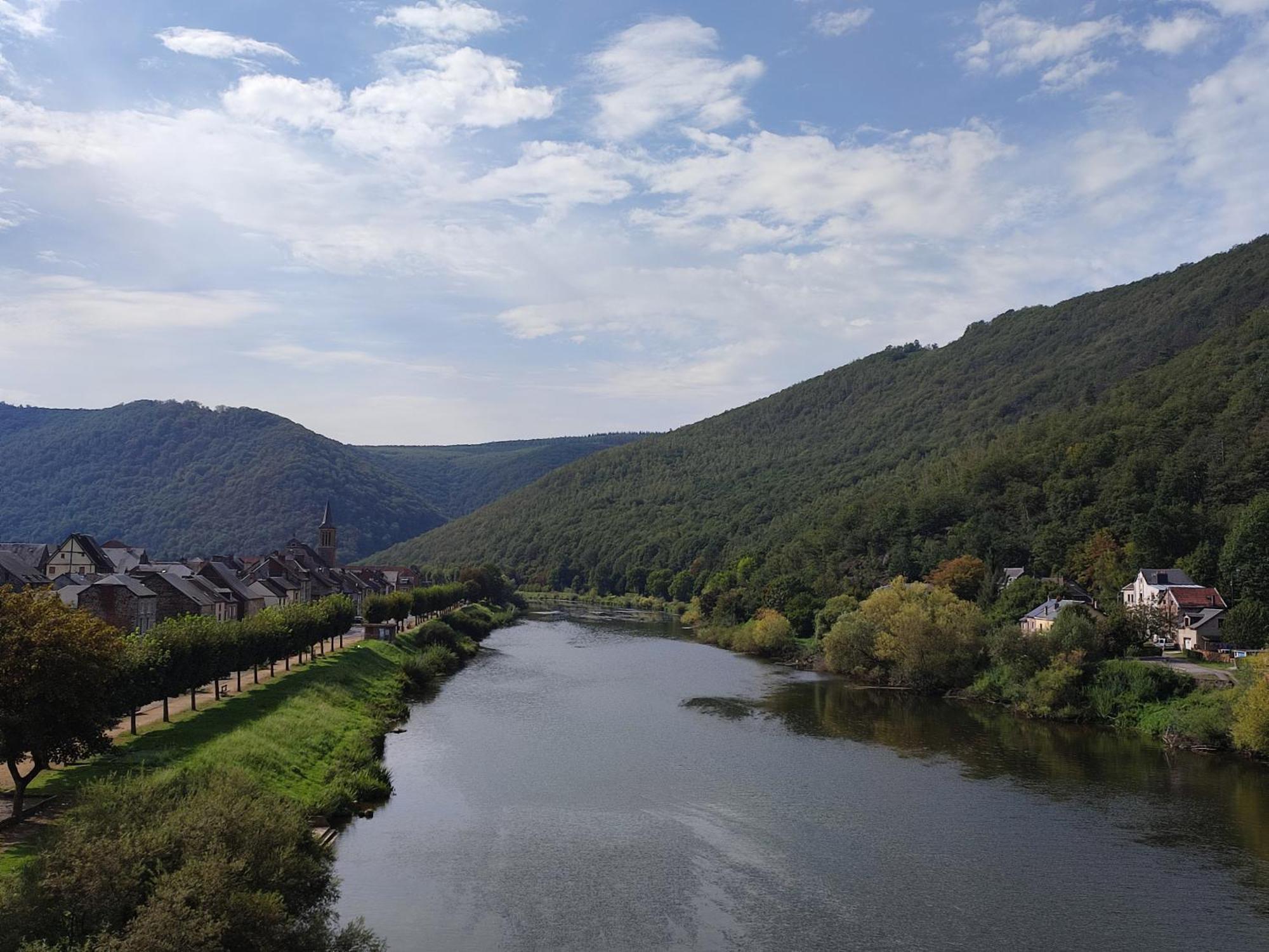 Entre Meuse Et Foret Revin エクステリア 写真